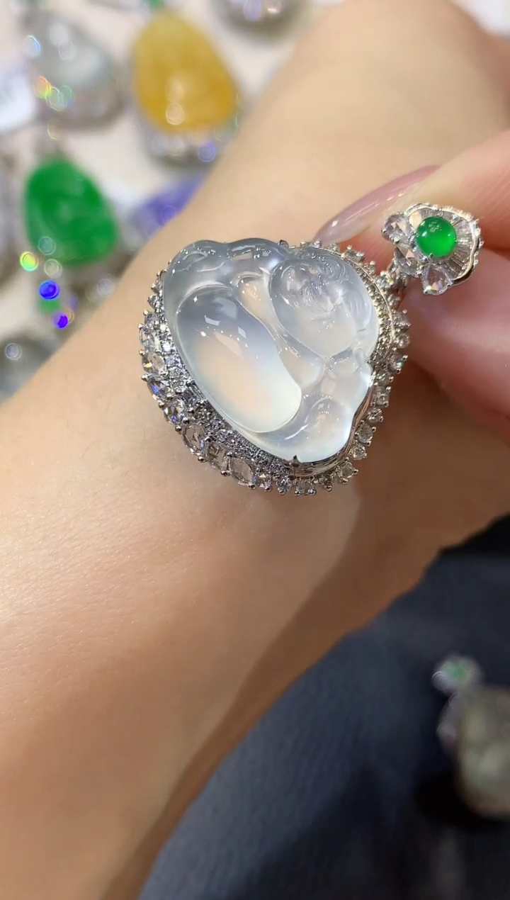 【闪购商品】翡翠吊坠(不含链)18K金镶嵌D43