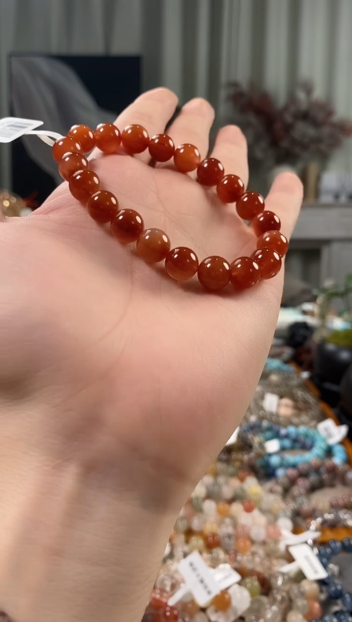 未镶嵌手链水晶是***吖红兔毛