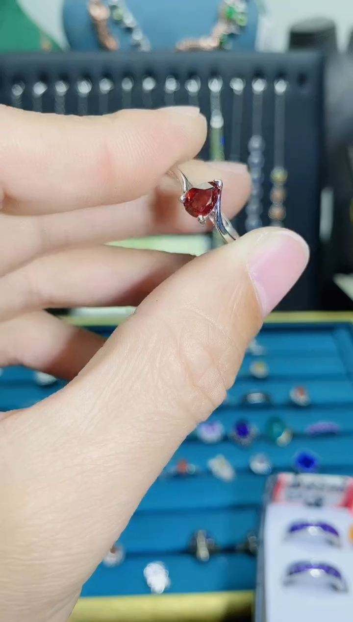 【闪购商品】石榴石戒指银S925镶嵌1121