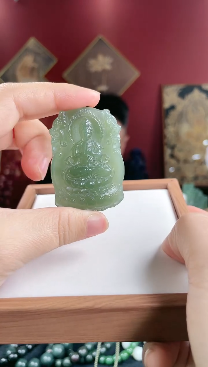 【闪购商品】和田玉颈饰未镶嵌湖水绿观音牌