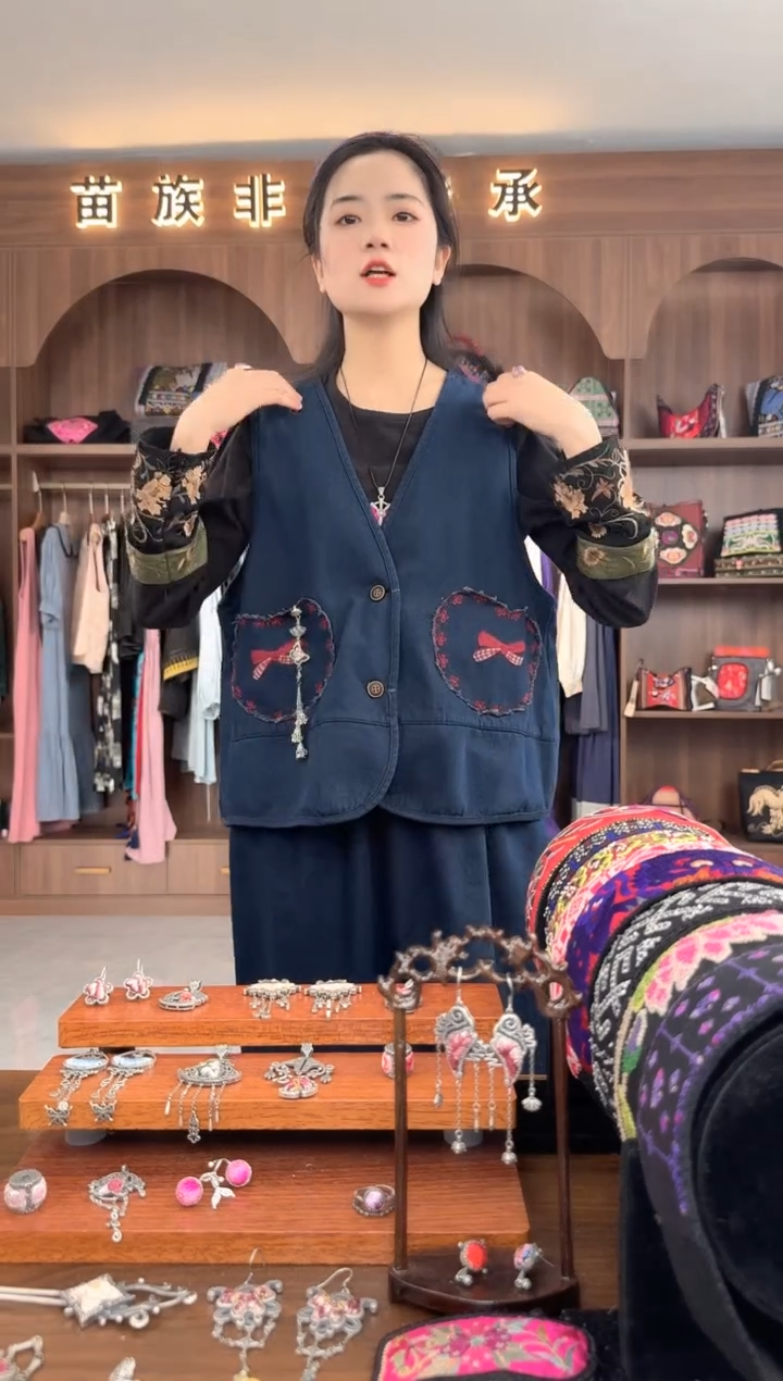 【闪购商品】织绣扶光苗绣传承L28