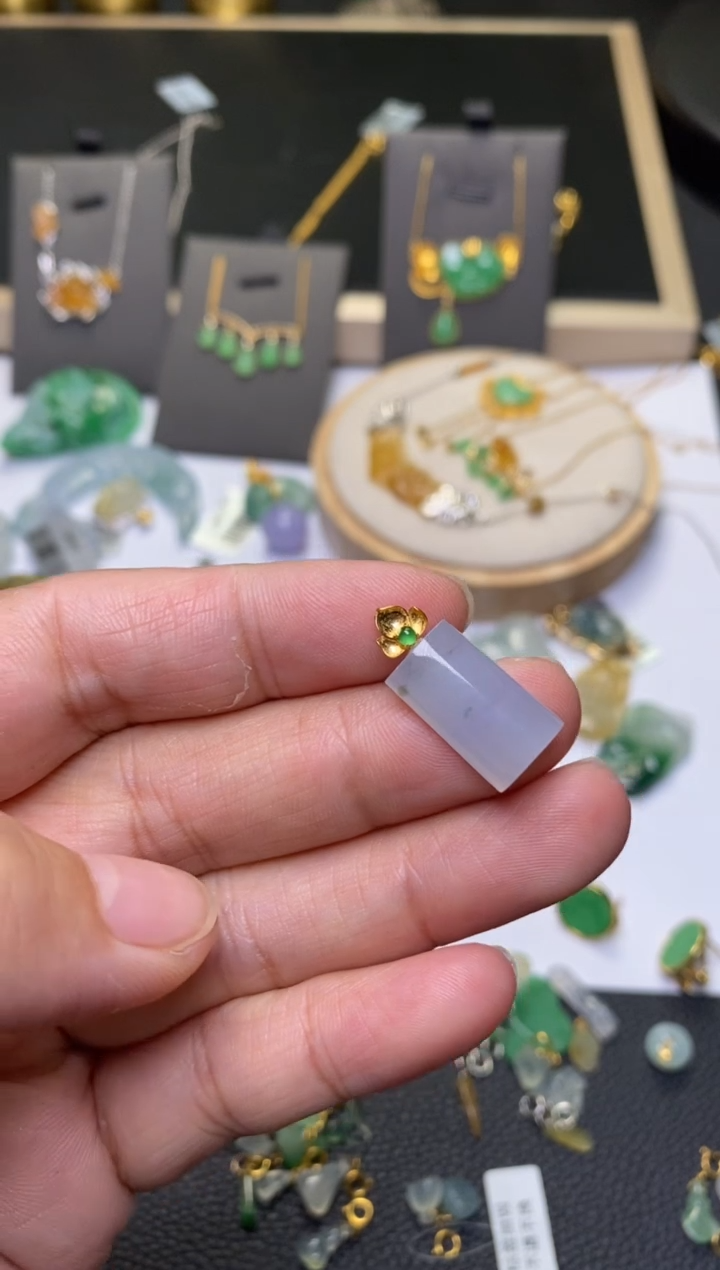 翡翠18K金镶嵌颈饰净货35267