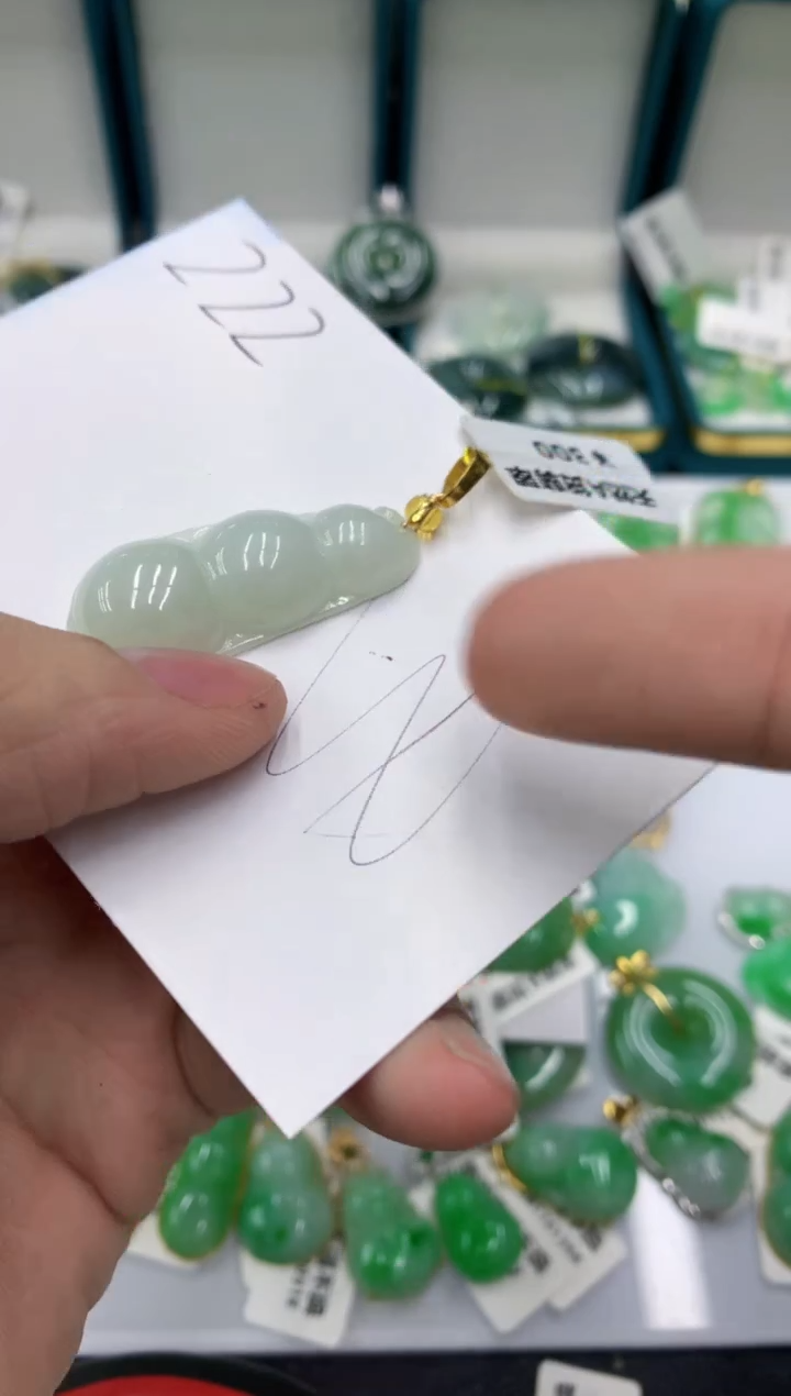 【闪购商品】翡翠颈饰未镶嵌11111111