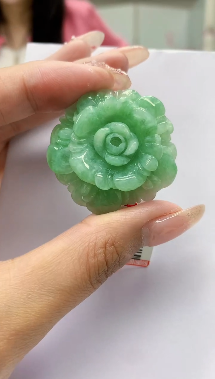 【闪购商品】定制翡翠未镶嵌4852MM-毛货挂件50