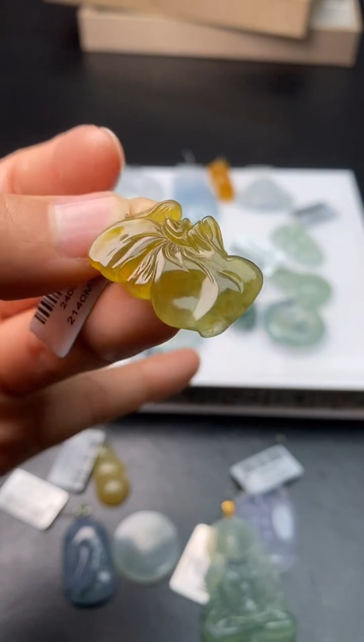 【闪购商品】定制翡翠未镶嵌翡翠毛货~