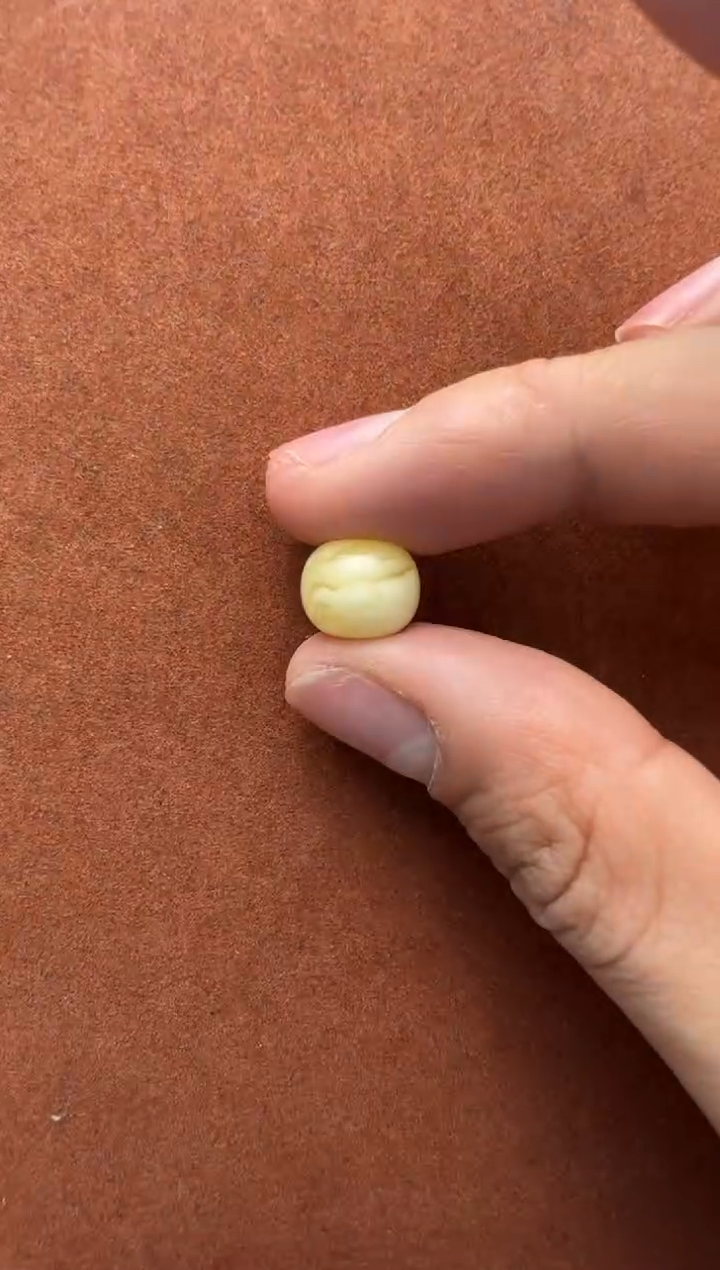 【闪购商品】蜜蜡裸石未镶嵌俄料老型10.5*8.5mm0.593克