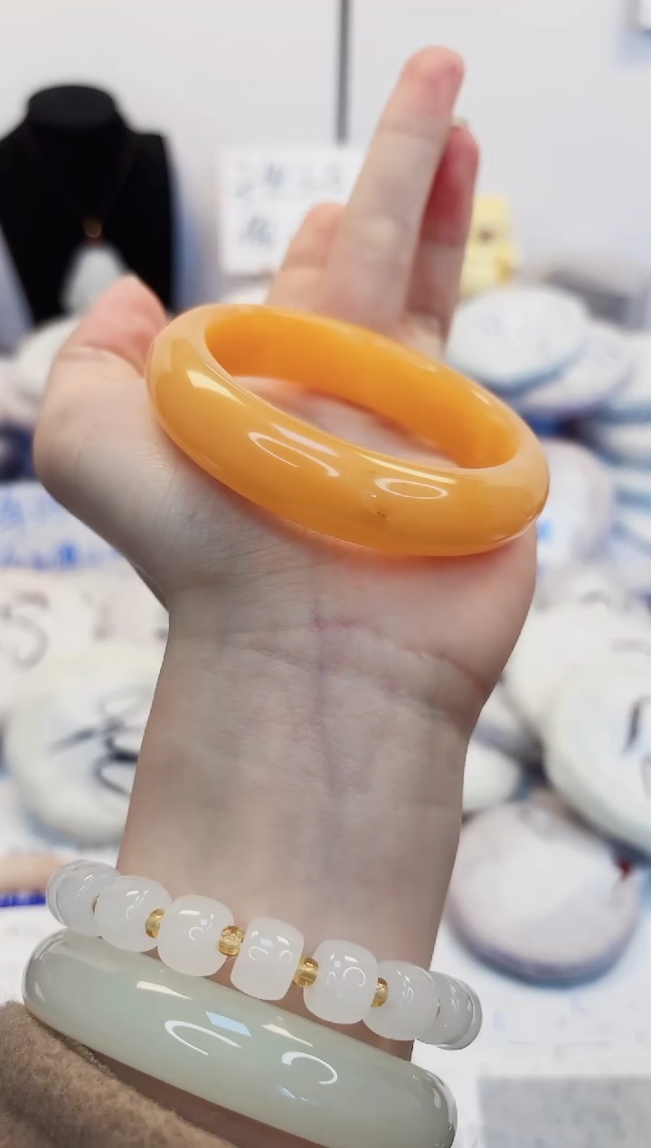 【闪购商品】石英质玉手镯未镶嵌423