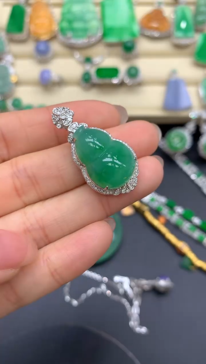 【闪购商品】翡翠颈饰18K金镶嵌700-中国好珍宝