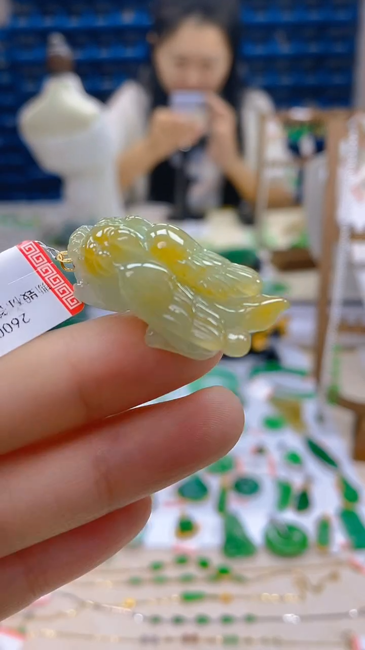 颈饰18K金镶嵌翡翠新号开播 全场乱卖