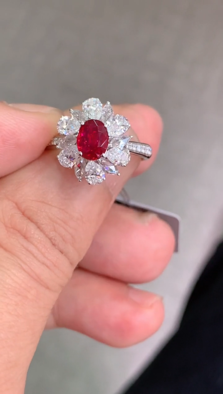 【闪购商品】红宝石戒指18K金镶嵌1.02CT  无烧鸽血红