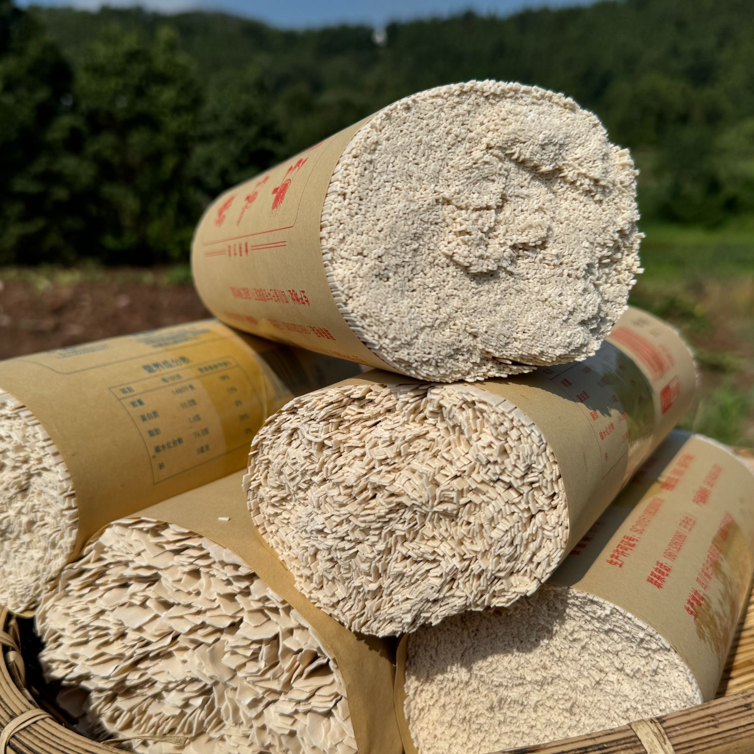 农家土面条，土麦子挂面，不添加不提取，保留麦芽麦芯。