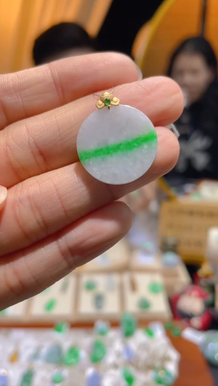 【闪购商品】翡翠颈饰18K金镶嵌假一赔三
