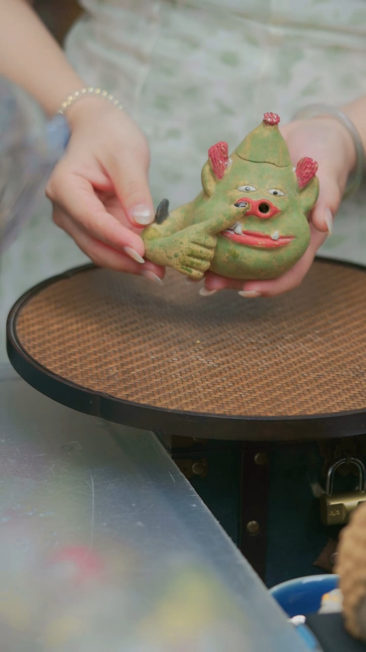 紫砂茶宠小****车紫砂壶一把