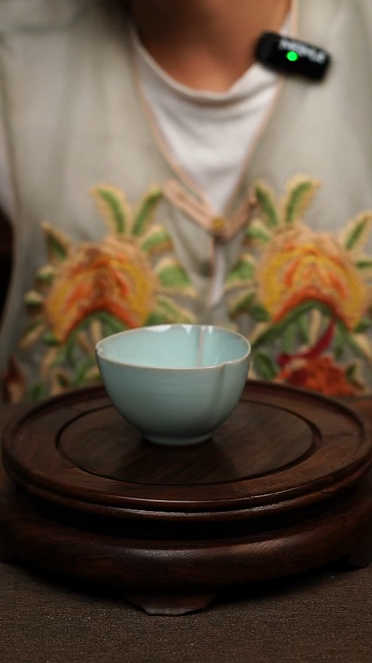 瓷片天青色花口杯80ml微瑕不带礼盒