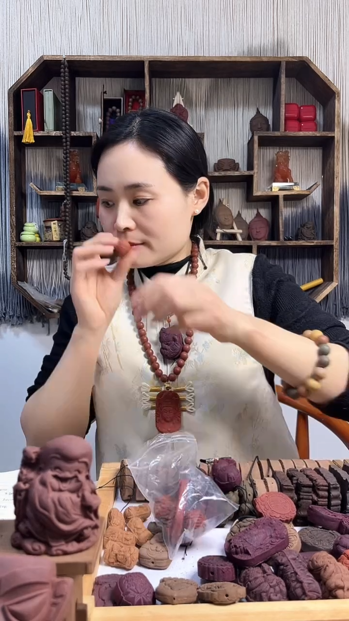 【闪购商品】泥塑朱小砂大四合喜字纹单珠2.5