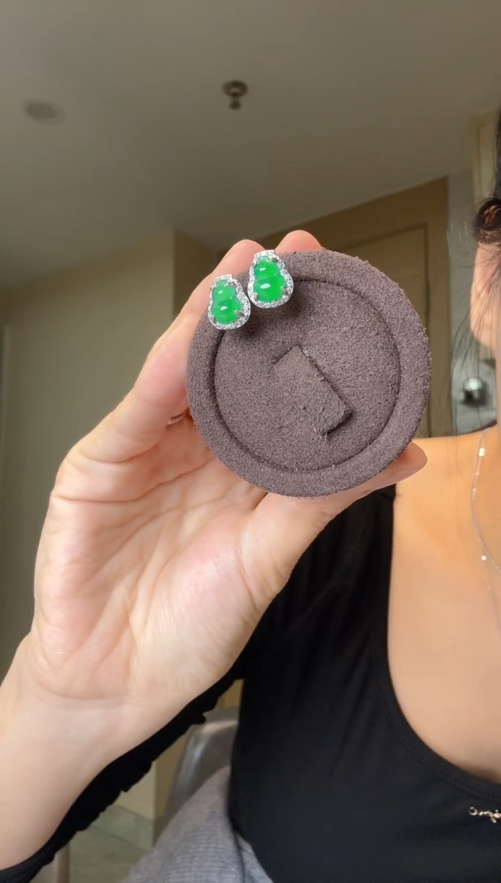 【闪购商品】翡翠耳钉银S925镶嵌大葫芦耳钉