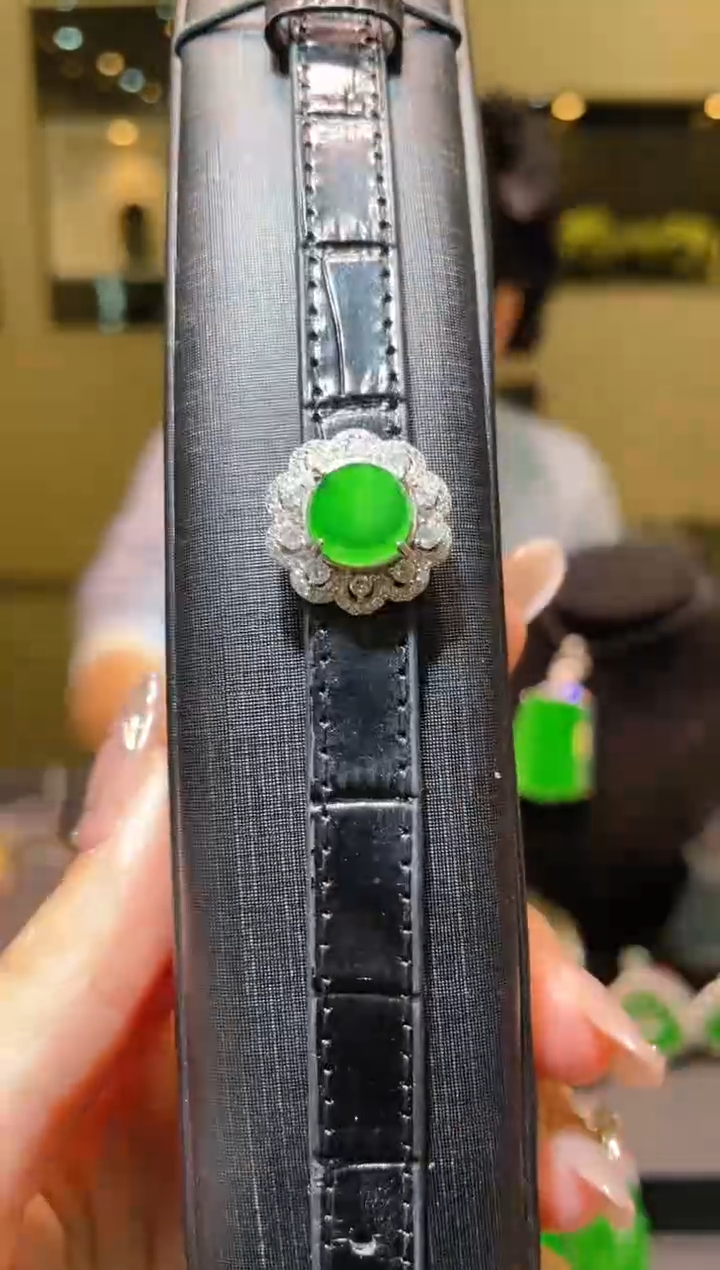 【闪购商品】翡翠吊坠(不含链)银S925镶嵌A8