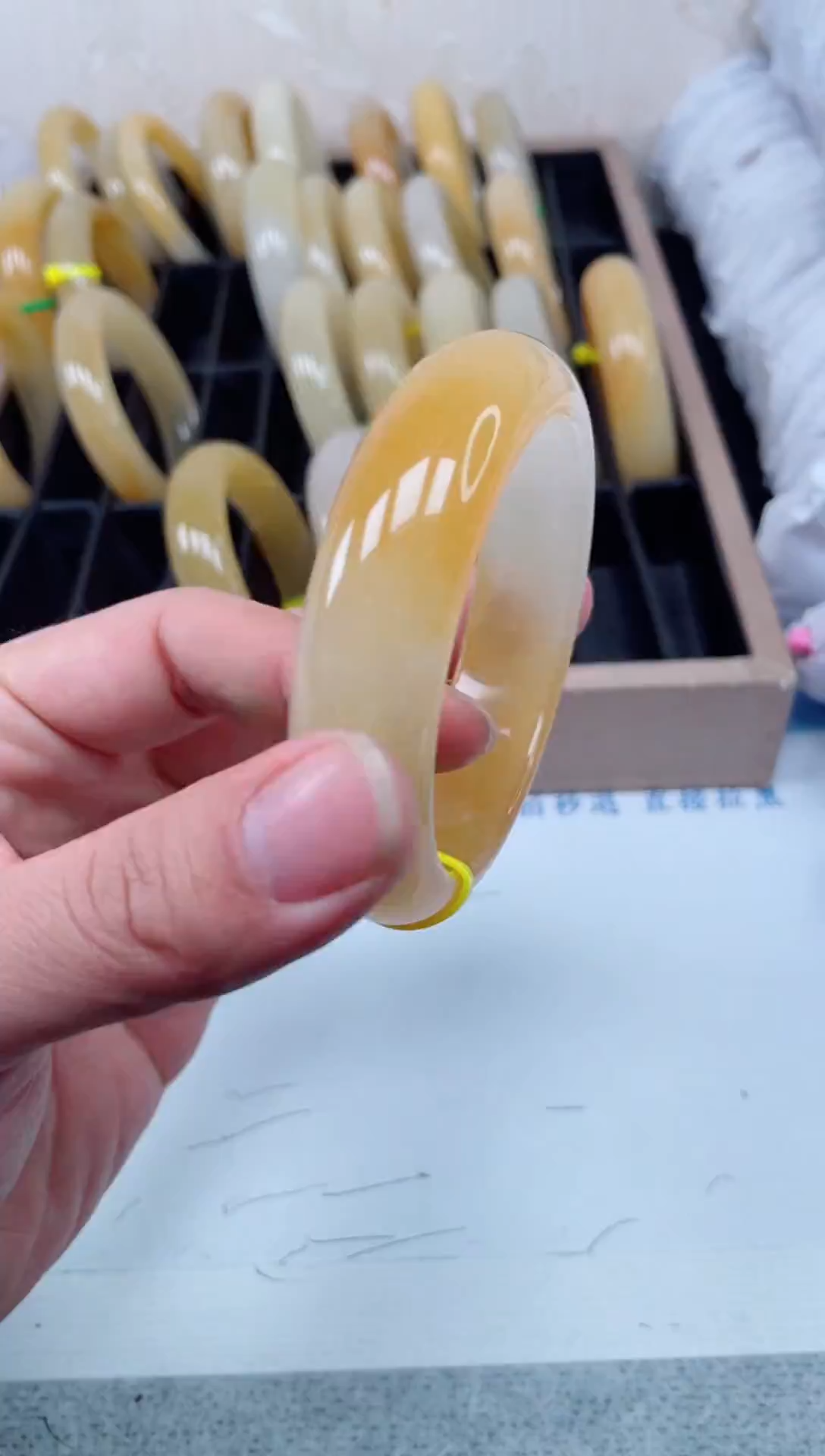 【闪购商品】石英质玉手镯未镶嵌238