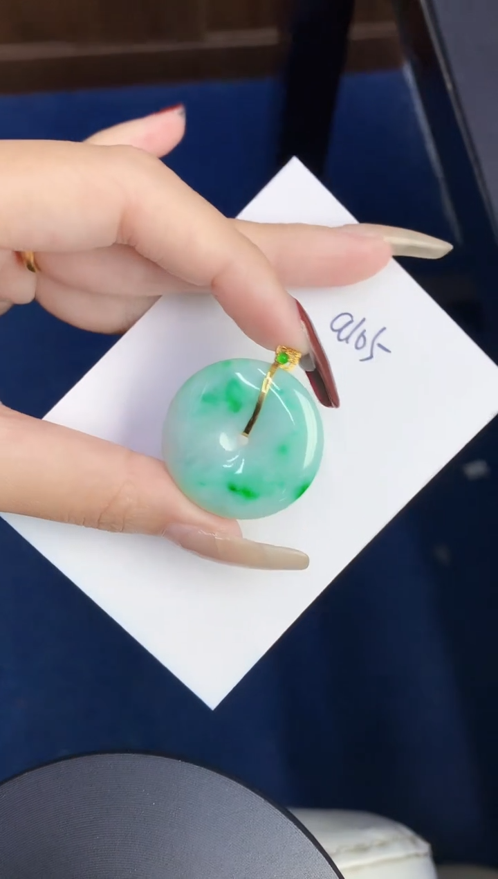 【闪购商品】翡翠颈饰18K金镶嵌0000000000