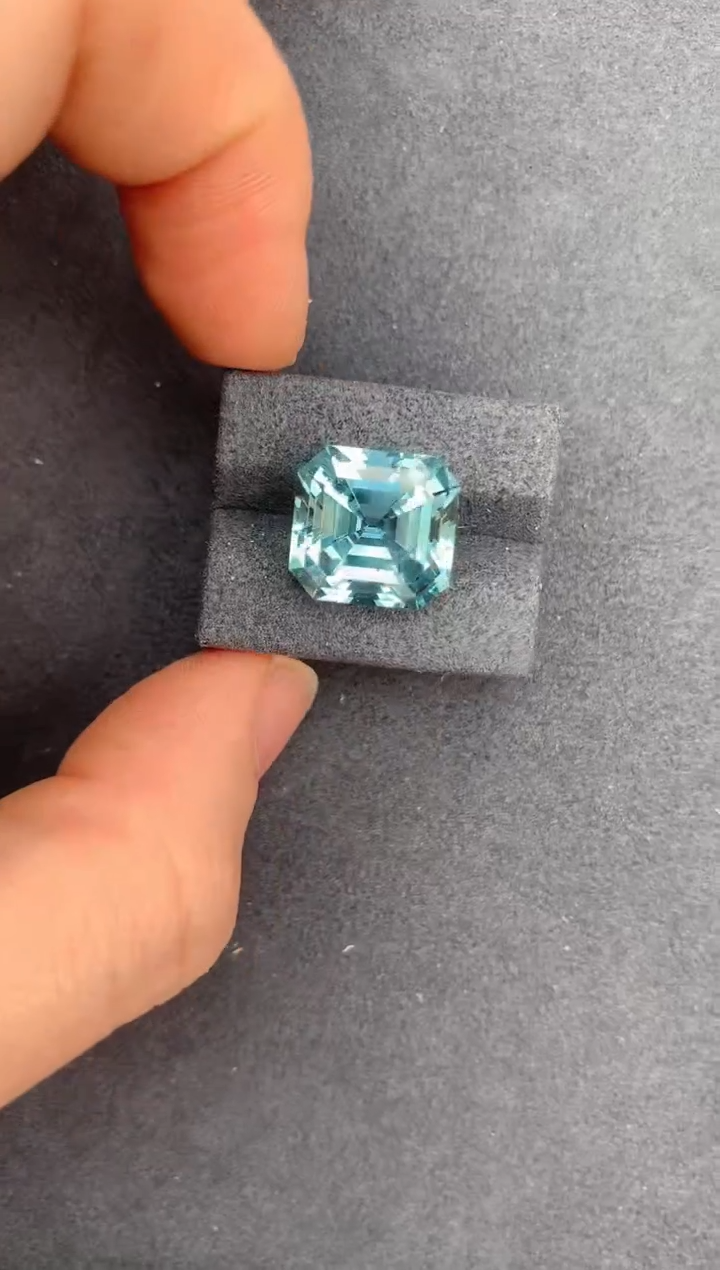 【闪购商品】海蓝宝石裸石未镶嵌10.9ct海蓝宝石