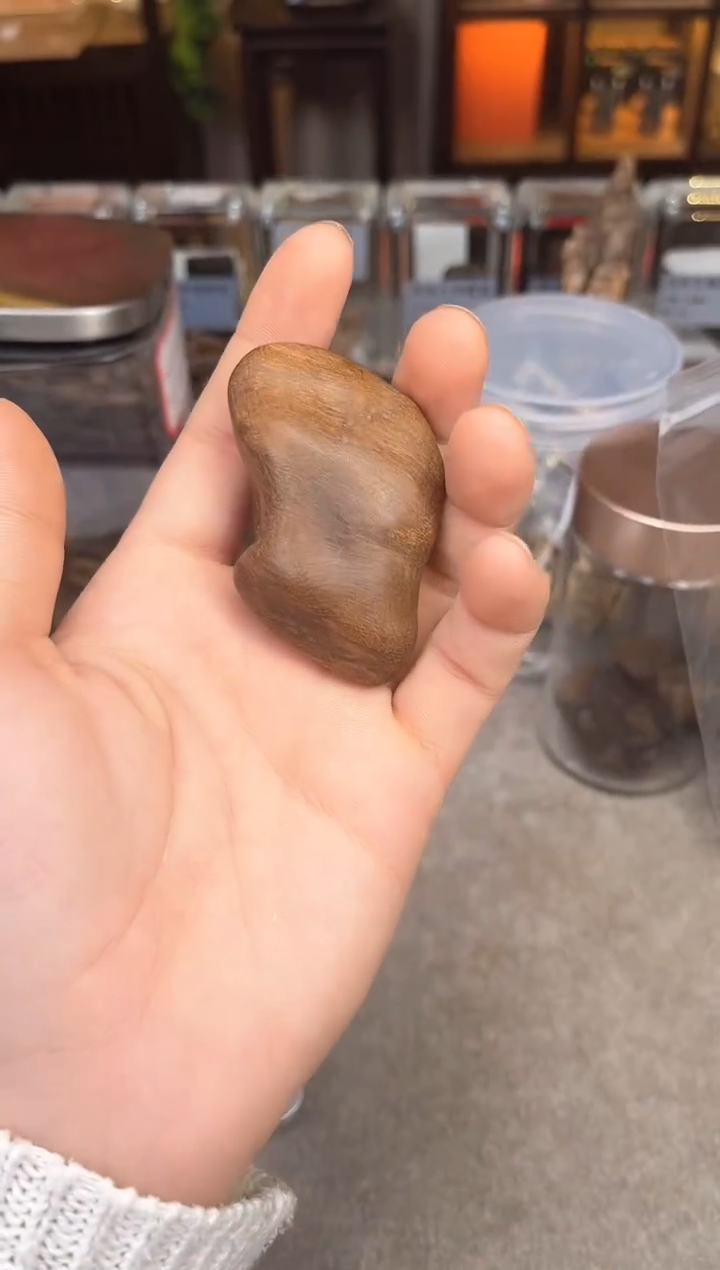 【闪购商品】沉香吊坠80号沉水加里曼丹吊坠多样性发货1个