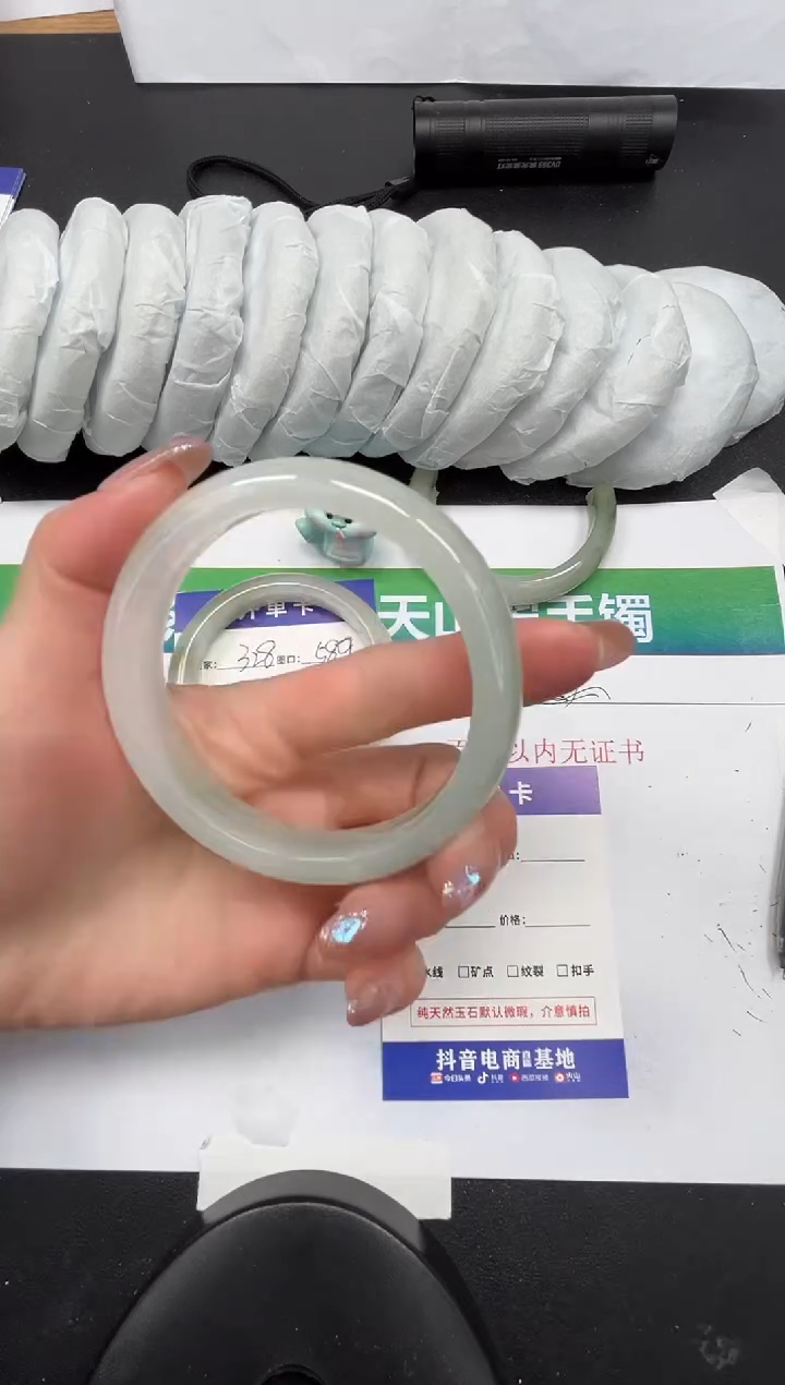 【闪购商品】石英质玉手镯未镶嵌329-62.3