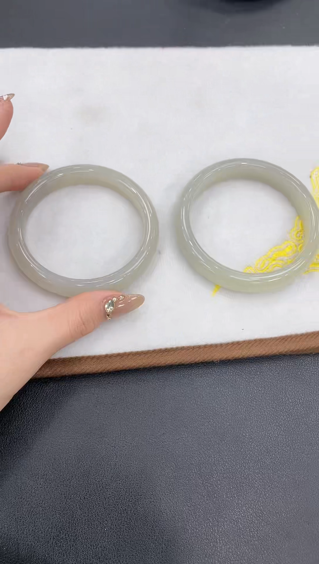 【闪购商品】和田玉手镯未镶嵌多样性拍一发一春彩