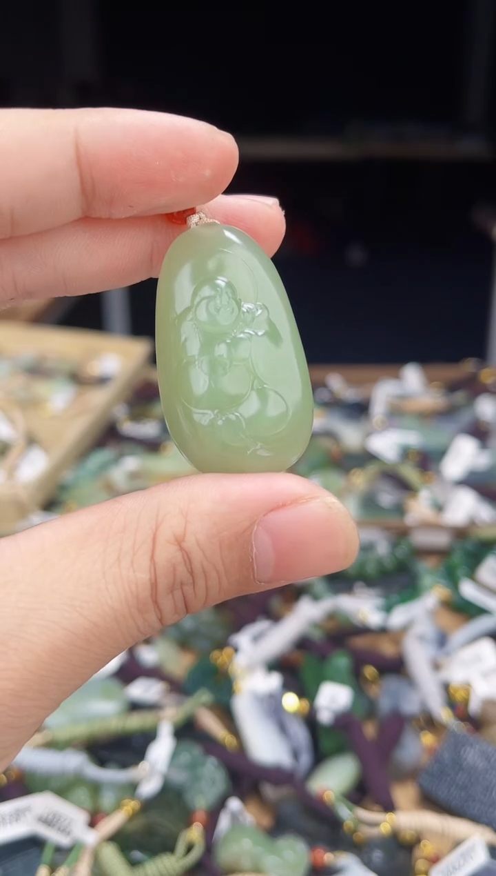 颈饰未镶嵌和田玉1