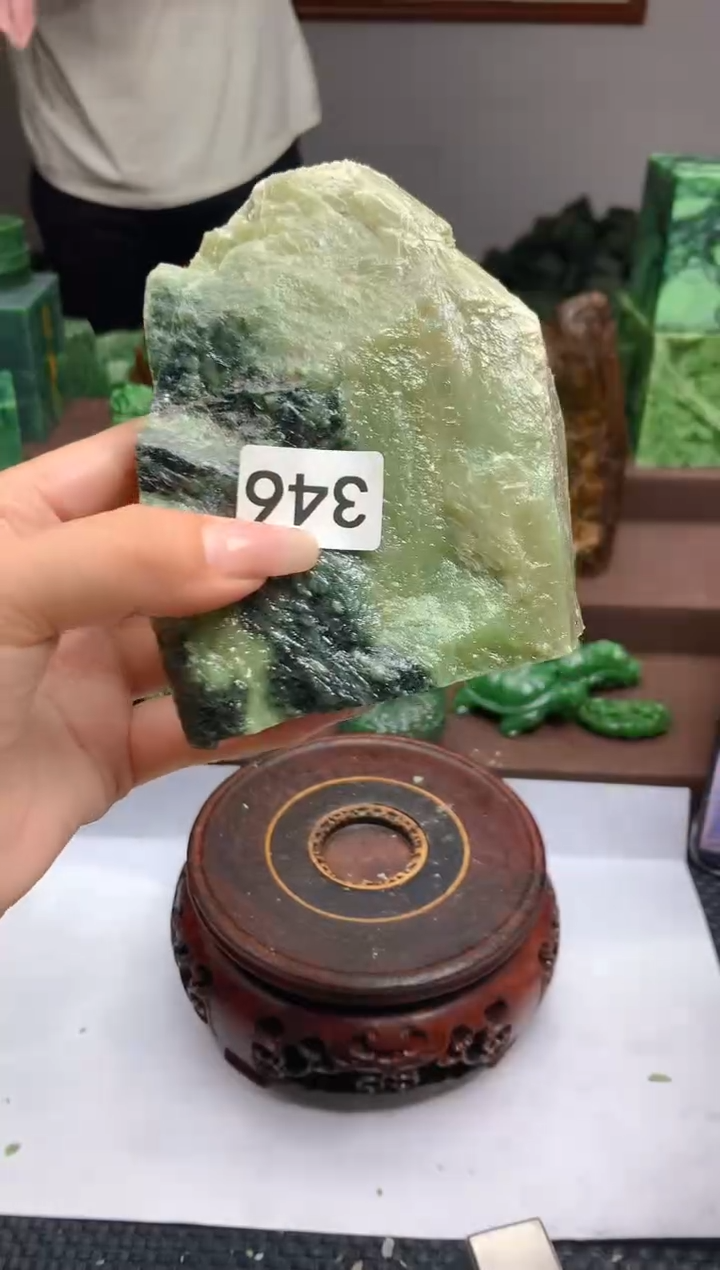 和田玉（碧玉）未镶嵌珠宝半成品1