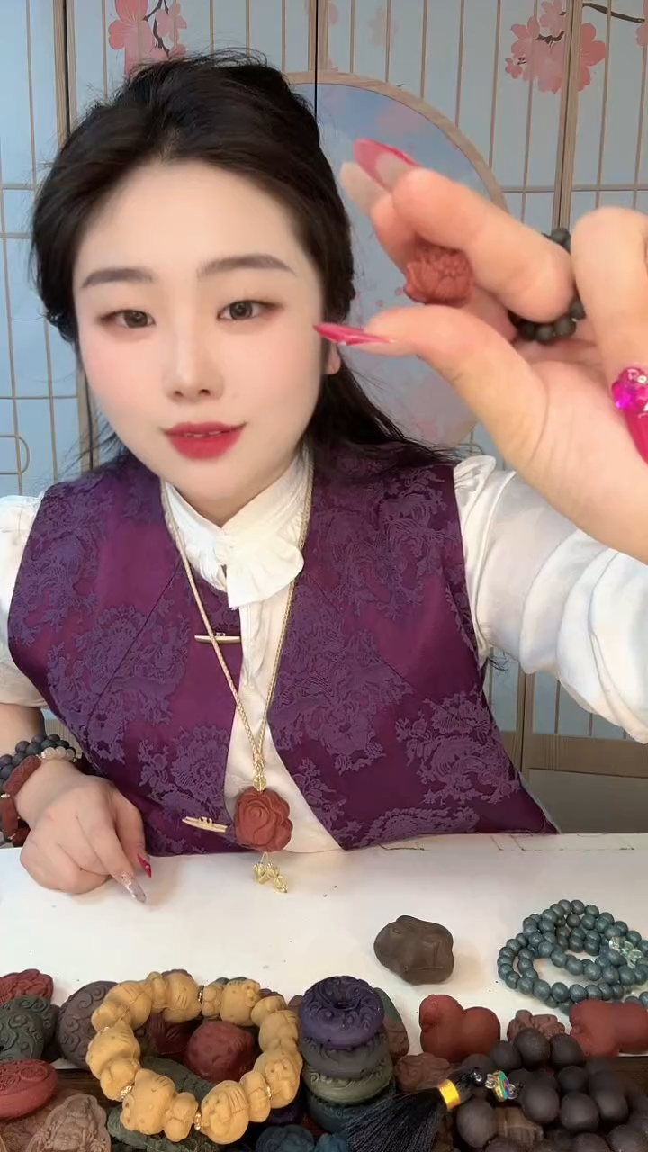 泥塑红麝小莲花2个