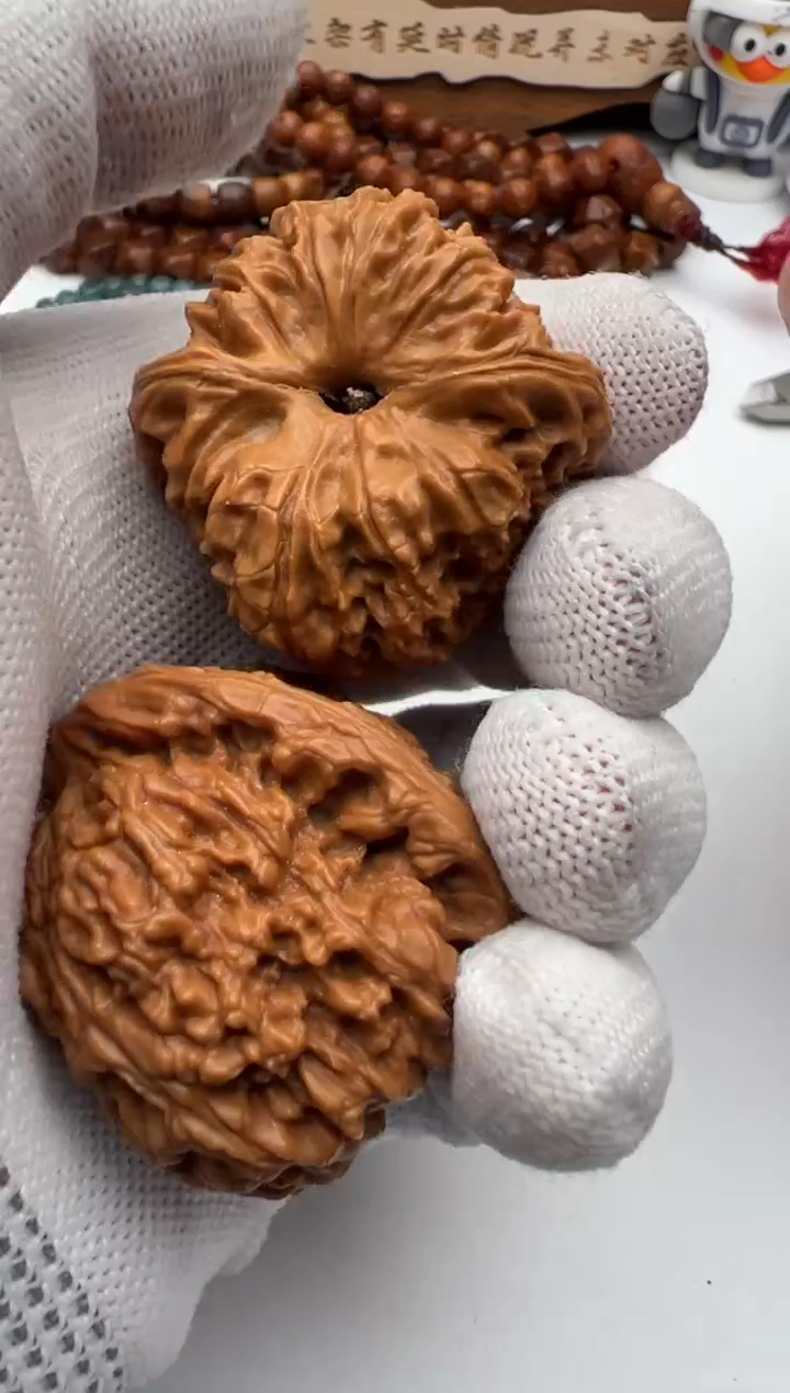 【闪购商品】文玩核桃吊坠文玩核桃一对