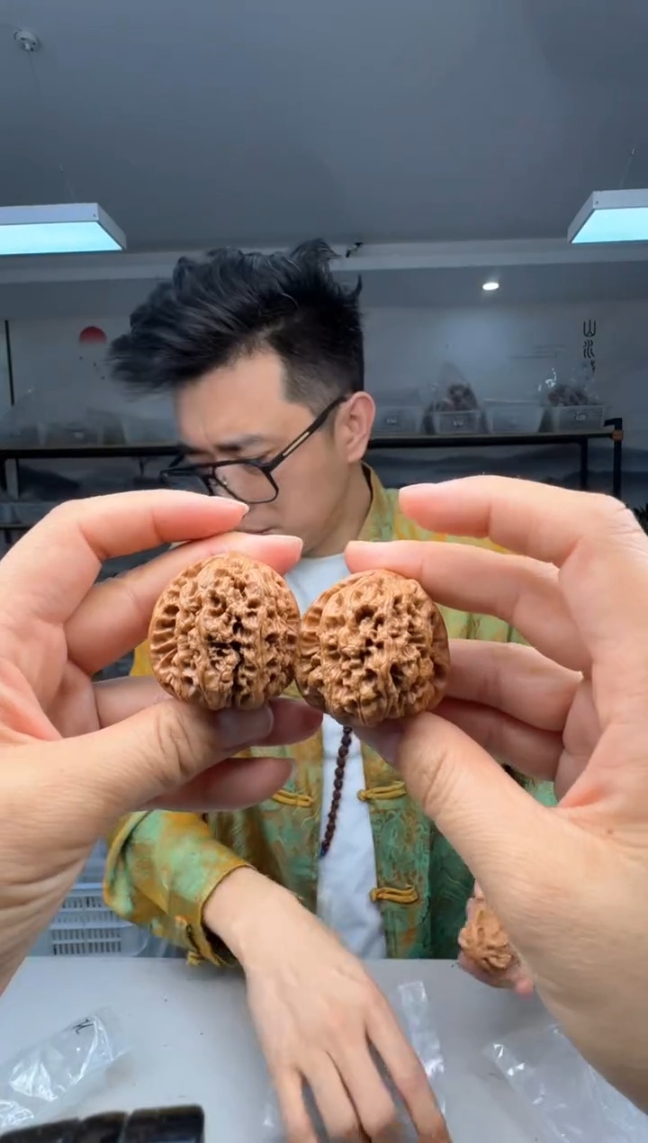 【闪购商品】文玩核桃把件40入门将军膀