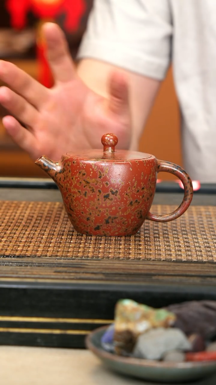 紫砂壶ZCJ108《瓦当》墨金烧