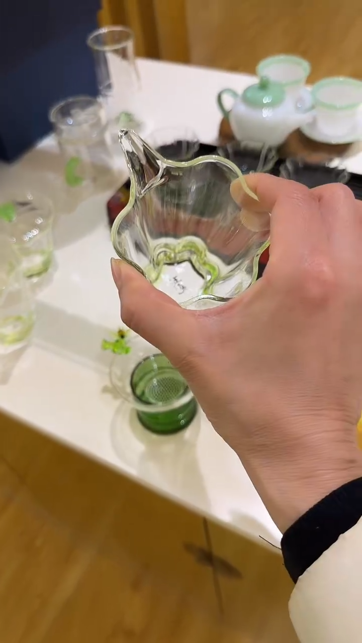 玉见咏露公道杯    