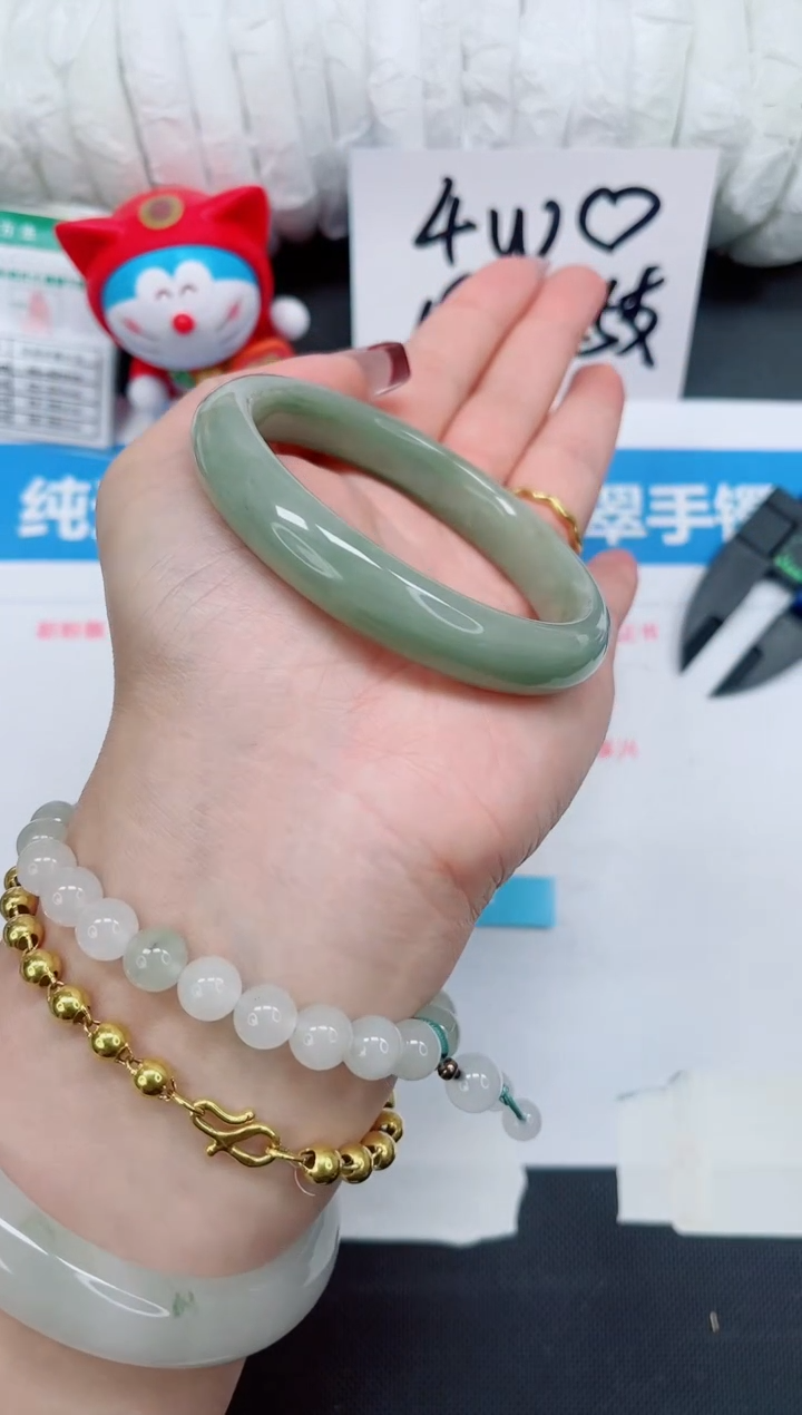 【闪购商品】石英质玉手镯未镶嵌275