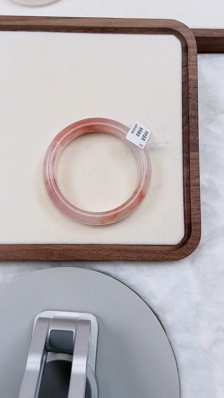 【闪购商品】石英质玉手镯未镶嵌温淇