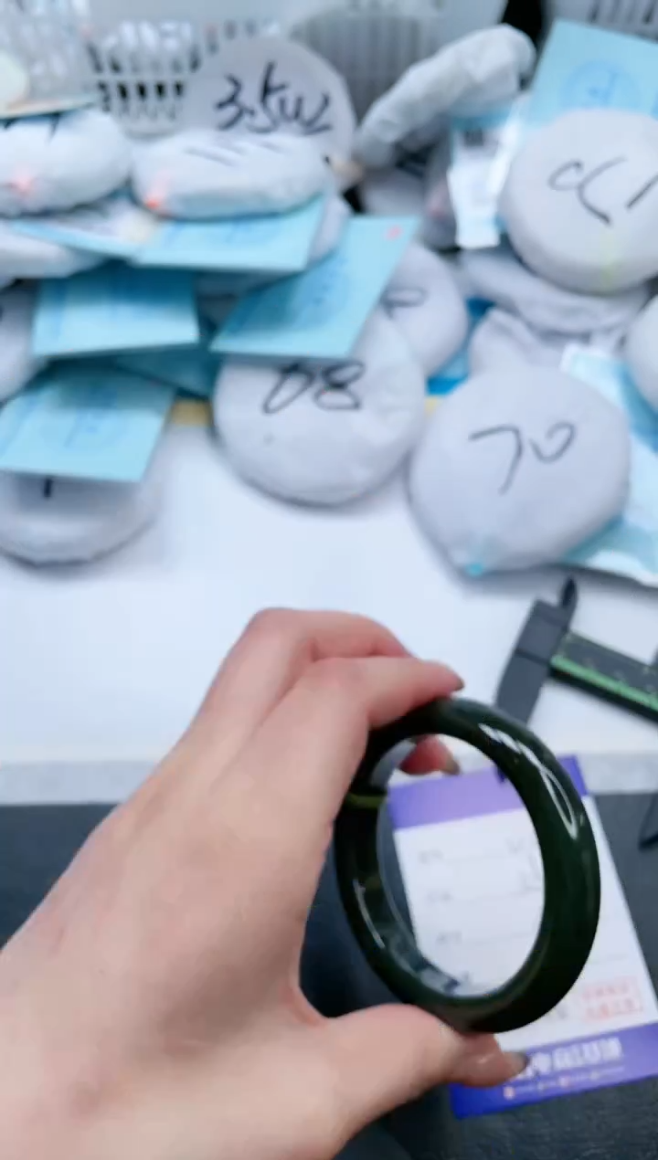 【闪购商品】和田玉手镯未镶嵌14V377-54