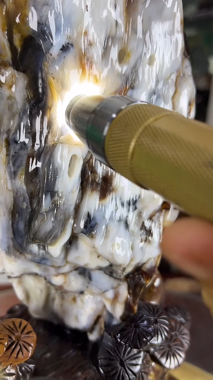 缅甸天然树化玉摆件