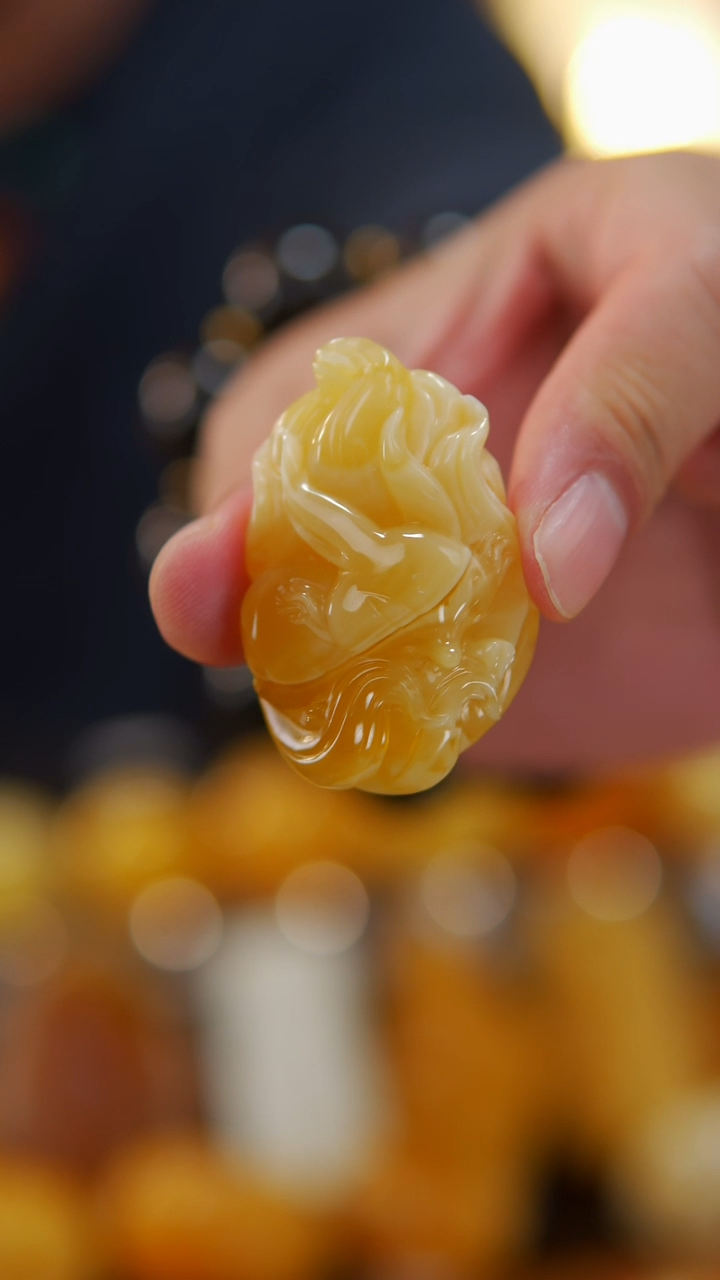 【闪购商品】蜜蜡颈饰未镶嵌俄料妖花九尾狐11.66