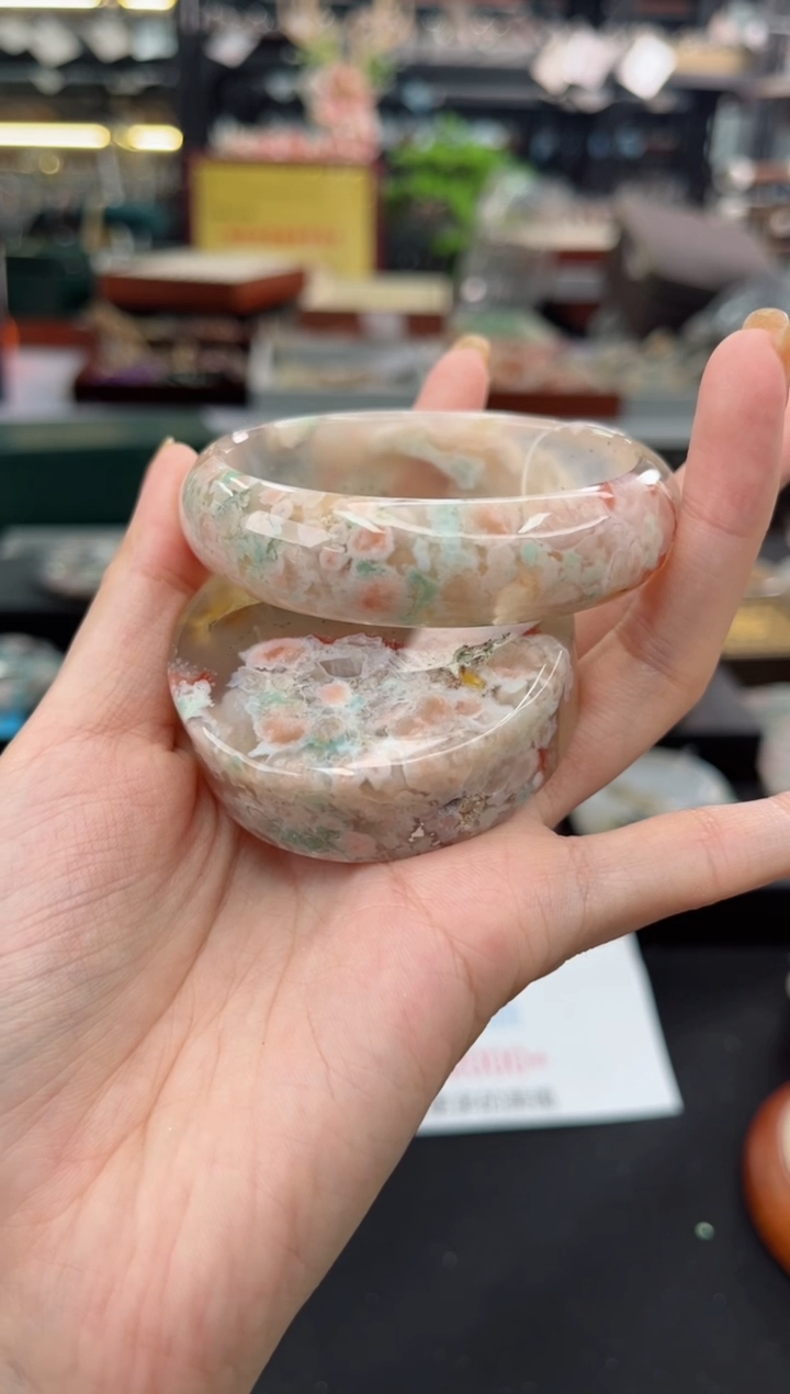 【闪购商品】石英质玉手镯未镶嵌57圈口（赠品镯心）3S9224