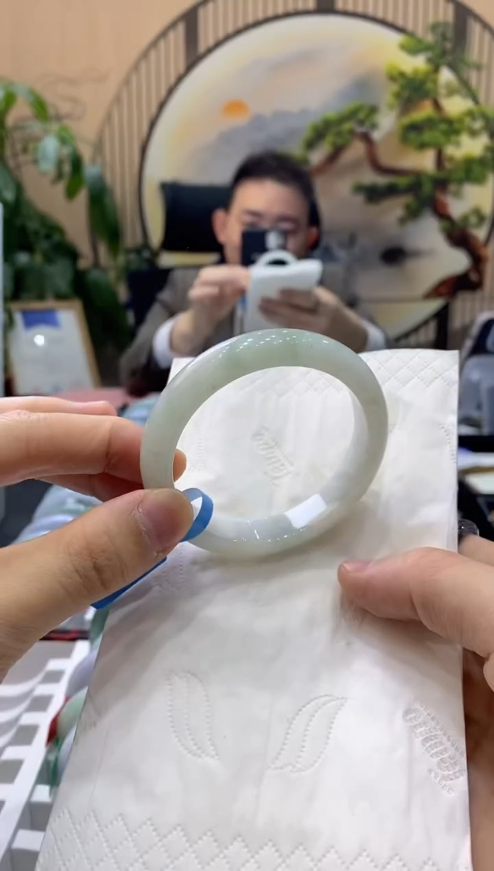 【闪购商品】翡翠手镯未镶嵌00002384