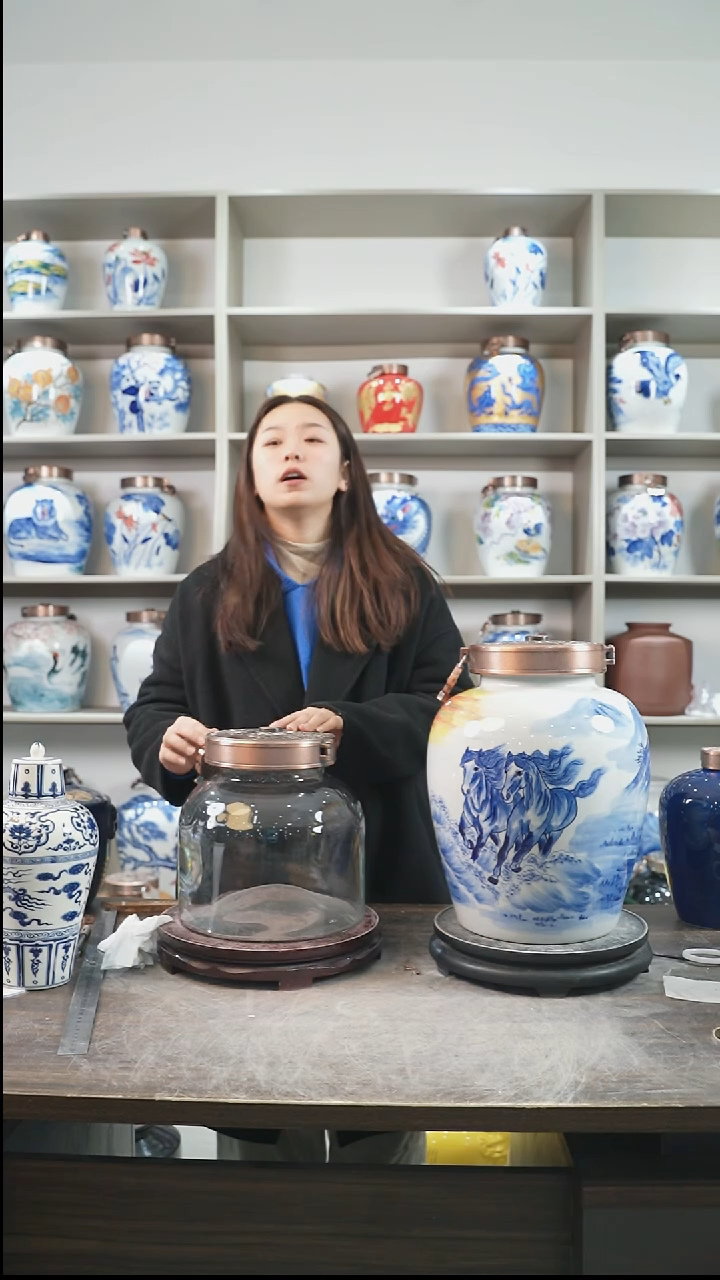 泥塑玻璃坛15斤  