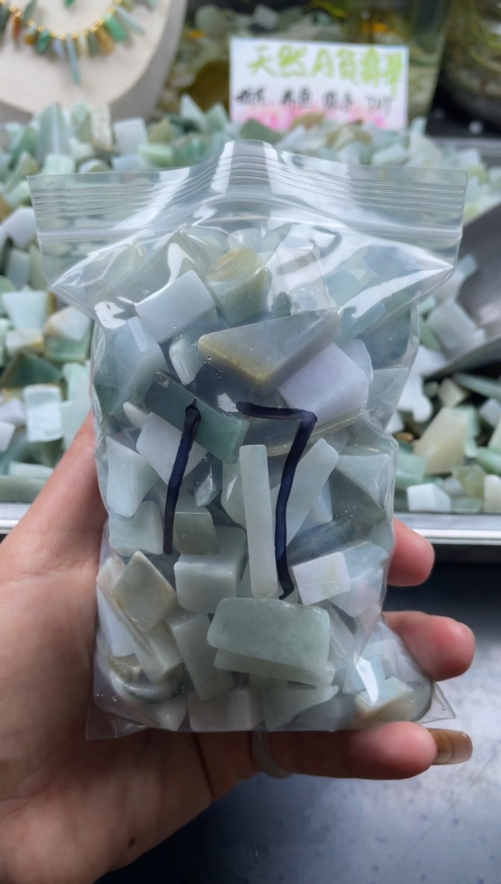 配石翡翠天然翡翠小号500克17