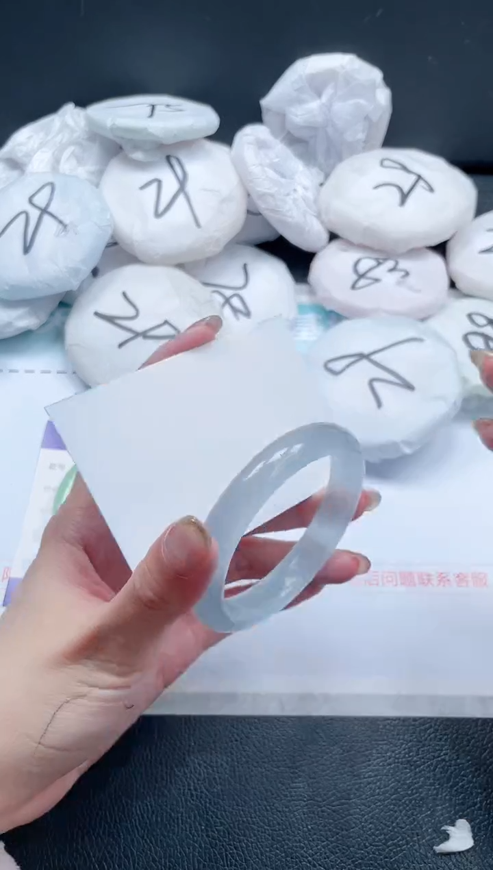 【闪购商品】石英质玉手镯未镶嵌12J285-54