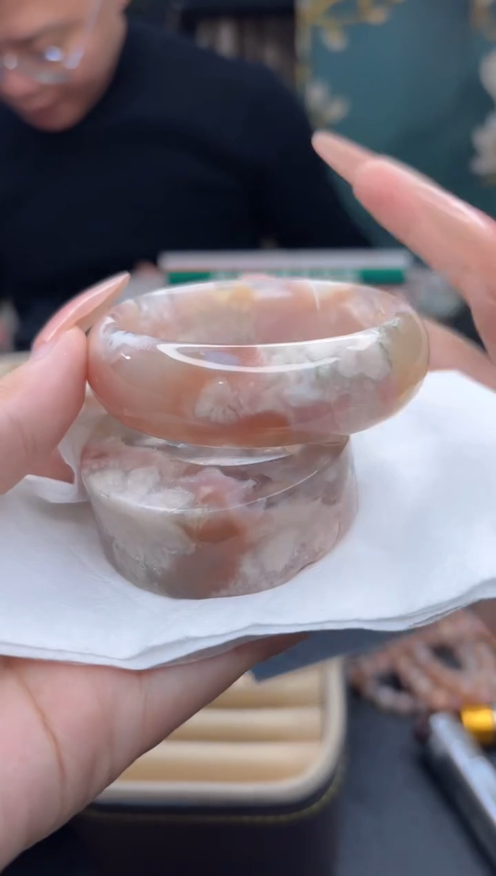 【闪购商品】石英质玉手镯未镶嵌82（55圈赠送镯心）