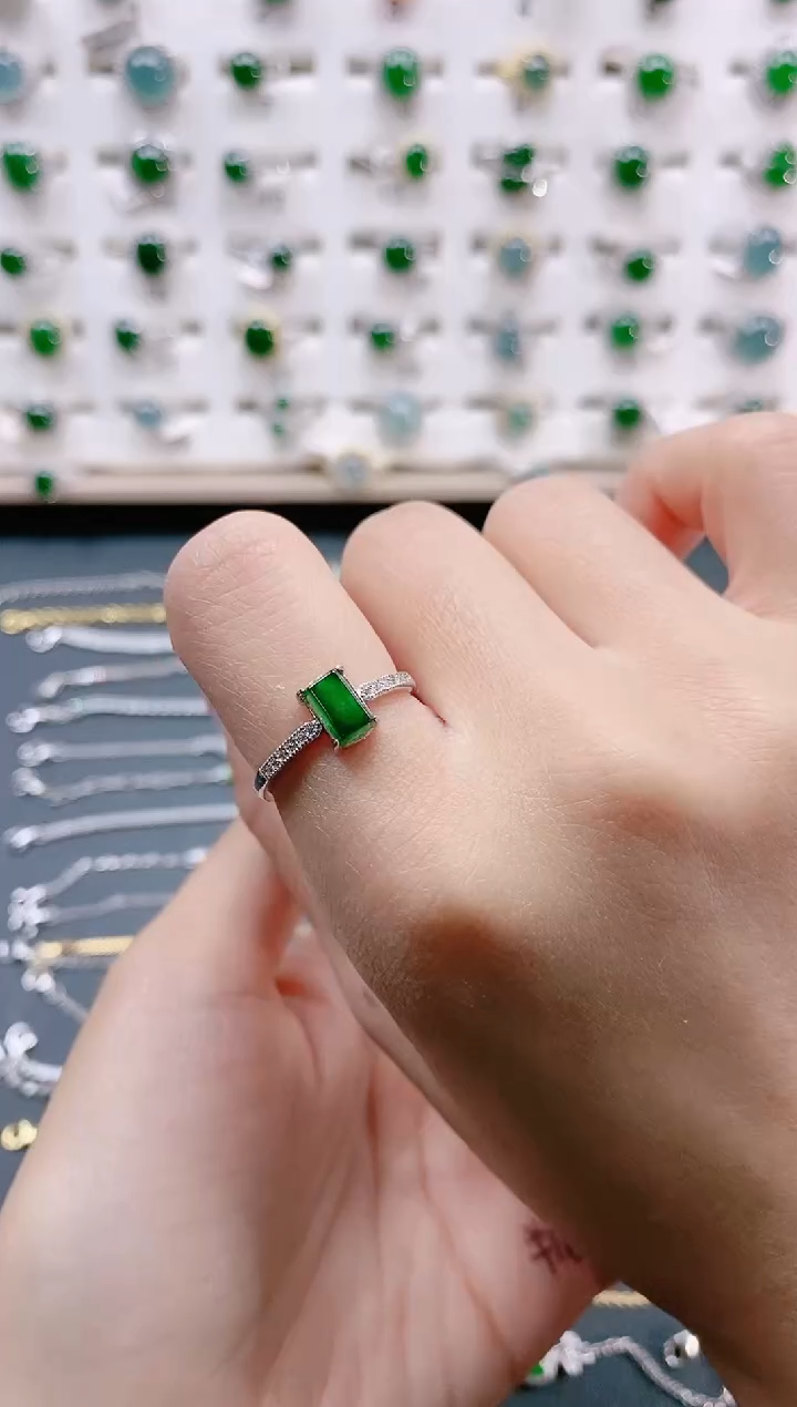 【闪购商品】翡翠戒指银S925镶嵌天然翡翠