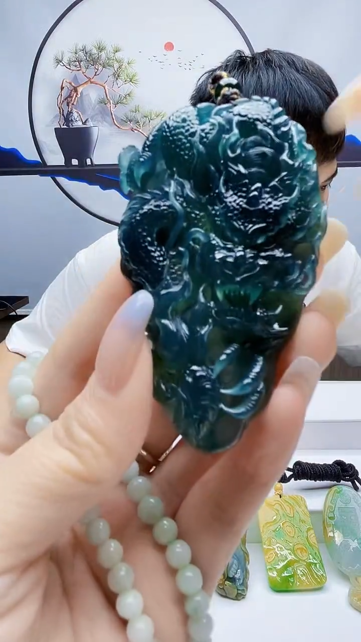 未镶嵌定制翡翠zl-毛货挂件130赠珠链