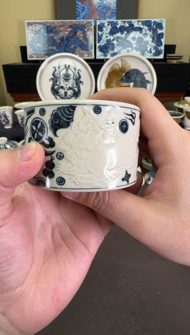 【闪购商品】二号釉阳雕狮子扳指杯