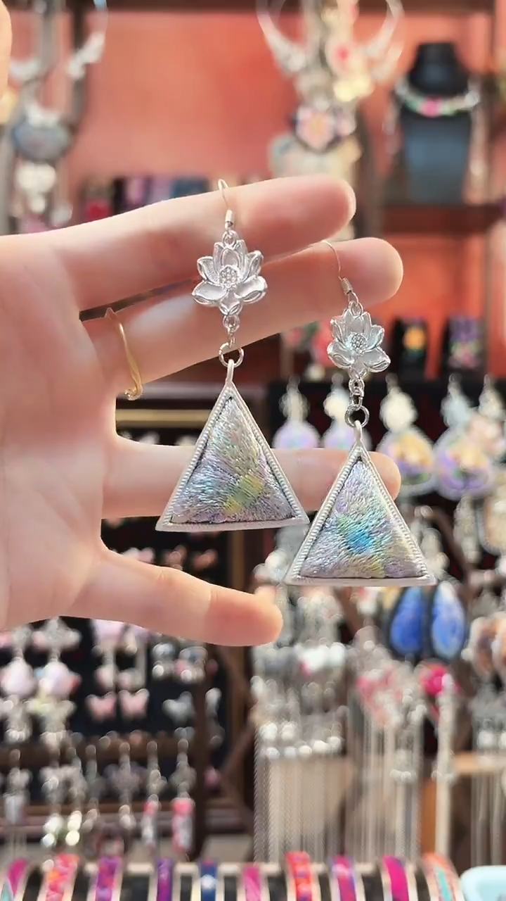 织绣 云织谣民族风精美饰品  310