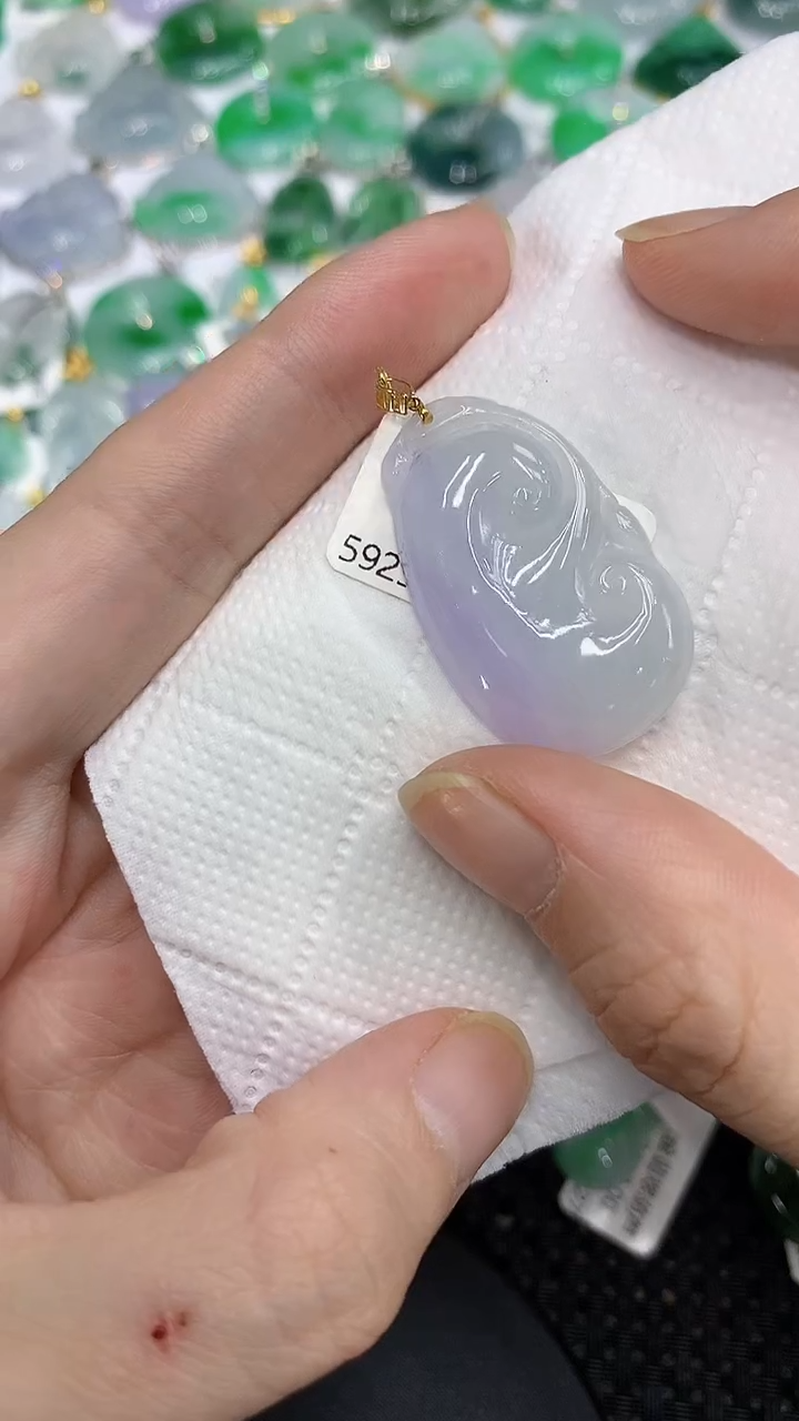 颈饰18K金镶嵌翡翠111111111